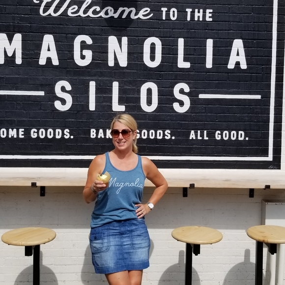 Meet your Posher, Kris - Picture 2 of 6